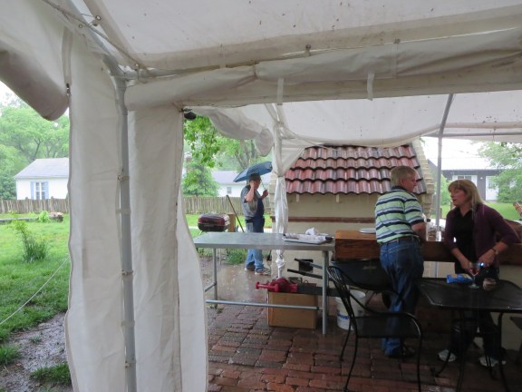 And watched a man make pizzas in the rain.